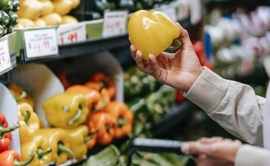 Цены на продукты должны снизиться, Петр Фиала сообщил о усилении контроля за поставками продуктов питания