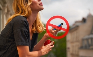 В Чехии запретят продажу табака со вкусами для вапорайзеров. Закон подписал президент