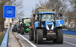 Протестующие чешские фермеры присоединились к забастовкам в соседних странах